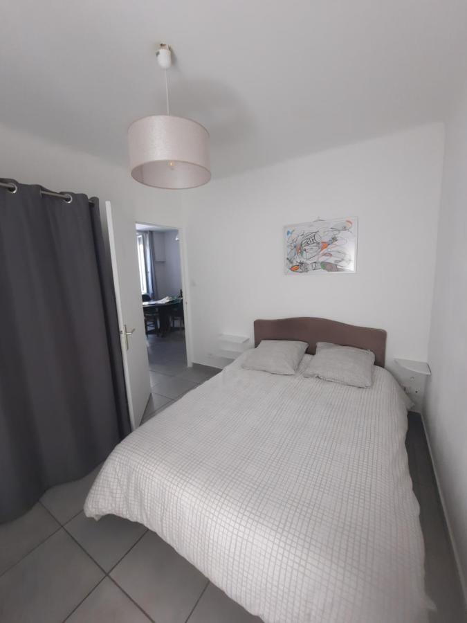 Agreable Appartement T2 Proche Centre Nîmes Exterior foto